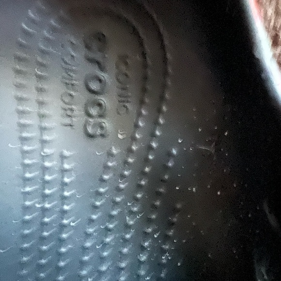 Very cute and rare crocs for the summer.Very comfortable. - Picture 4 of 5
